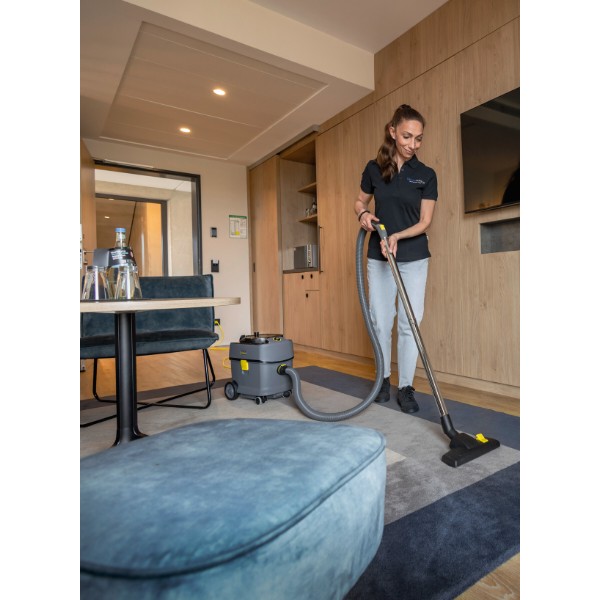Фото - Пилосос для сухого прибирання з контейнером і мішком Karcher T 15/1 (1.355-300.0)